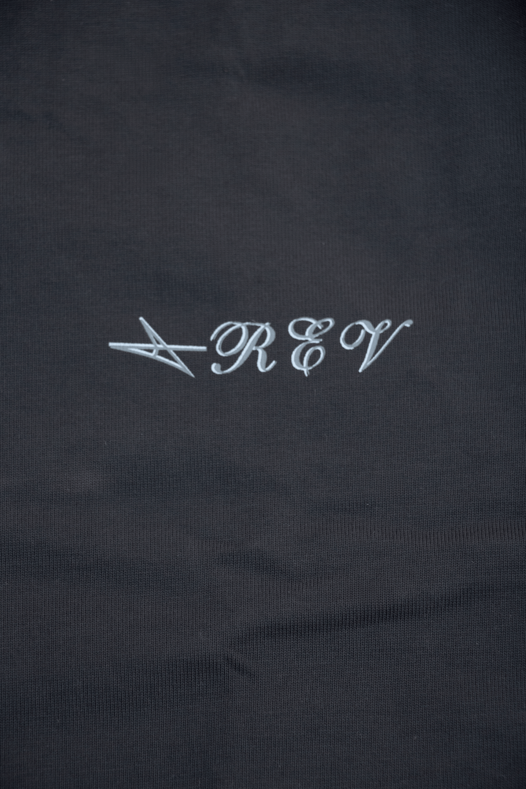 AREV XHACH TEE